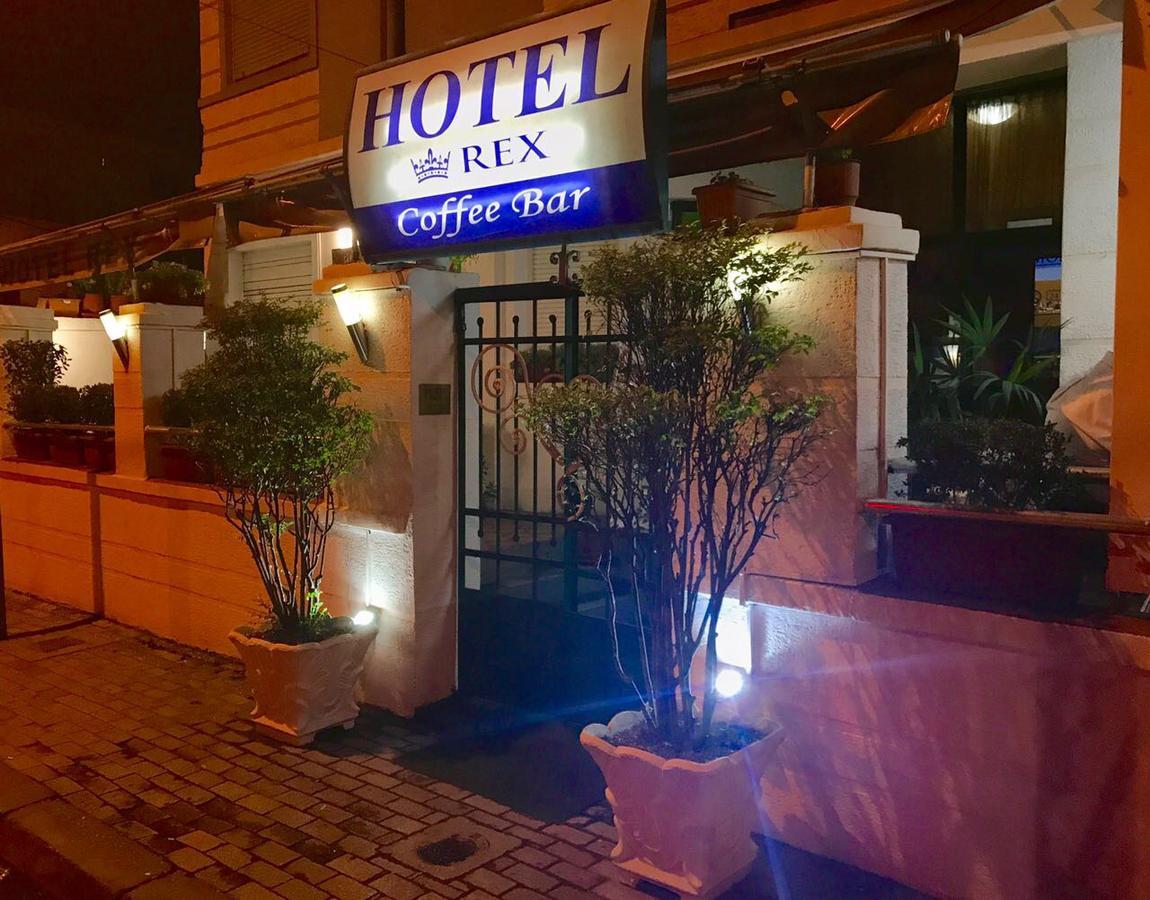 Hotel Rex Τίρανα Εξωτερικό φωτογραφία